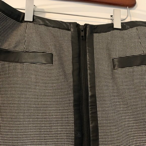 Halogen A lined skirt with faux leather details - Picture 2 of 6